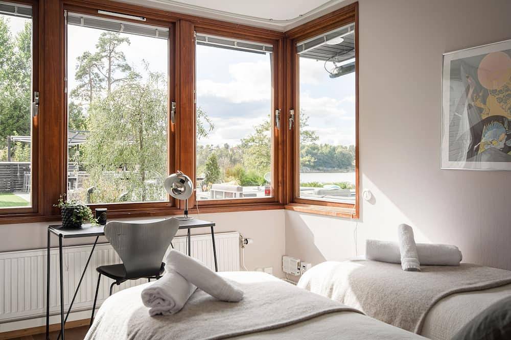 540 m 2 Luxus-Design-Haus am See mit Pools in Tyresö, Schwedische Ostsee