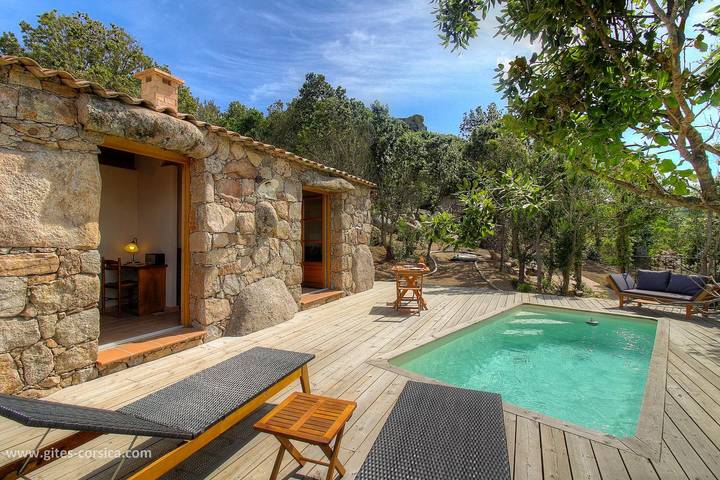 Gîte pour 2 personnes, avec Terrasse et Piscine