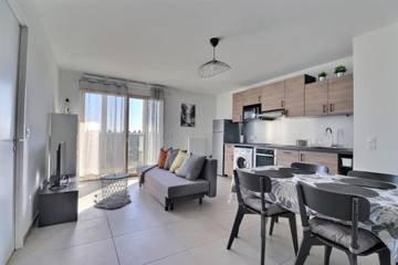 Gîte pour 4 personnes, avec balcon dans Gare de Lyon Part Dieu