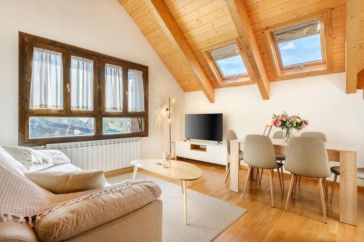 Holiday apartment for 9 people, with balcony - 1