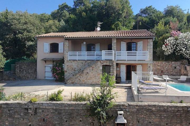 Villa pour 8 personnes, avec Terrasse et Jardin