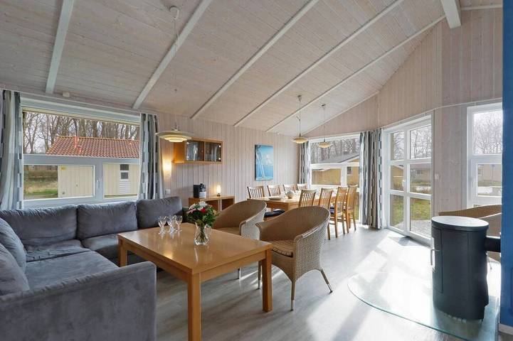 Strandhaus für 8 Personen, mit Terrasse und Sauna in Travemünde