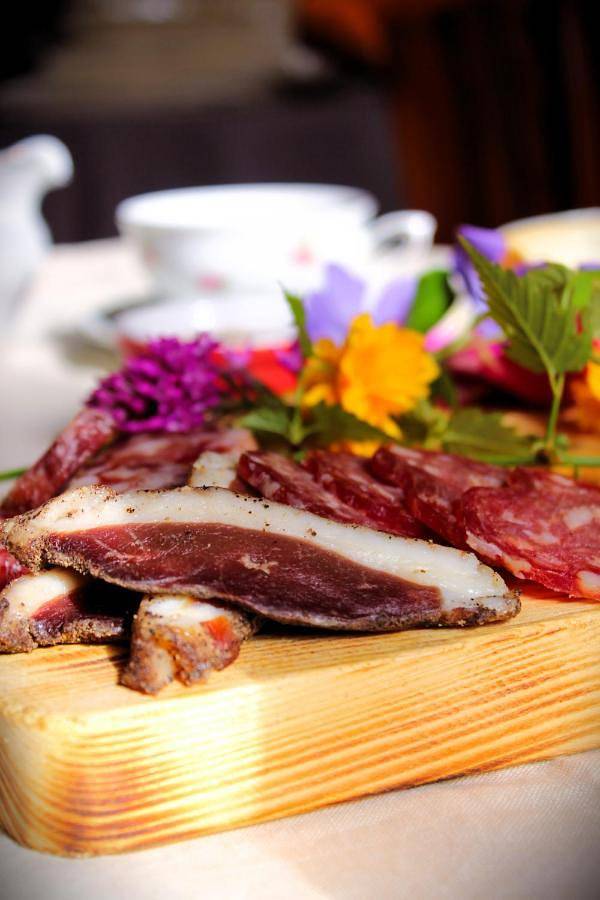 Location de vacances pour 2 personnes, avec terrasse et vue ainsi que piscine et jardin à Le Temple-sur-Lot - 3