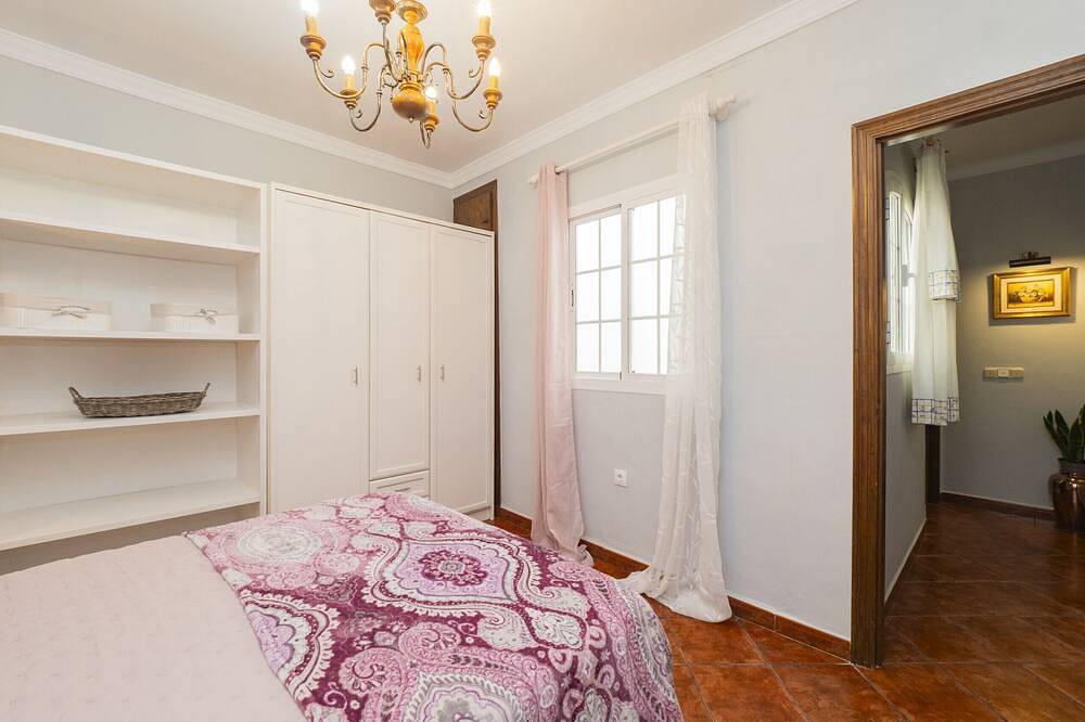 Appartement entier, Cubo's Apartamento Gongora A / climatisation / wifi gratuit / terrasse in Alhaurín el Grande, Province de Málaga