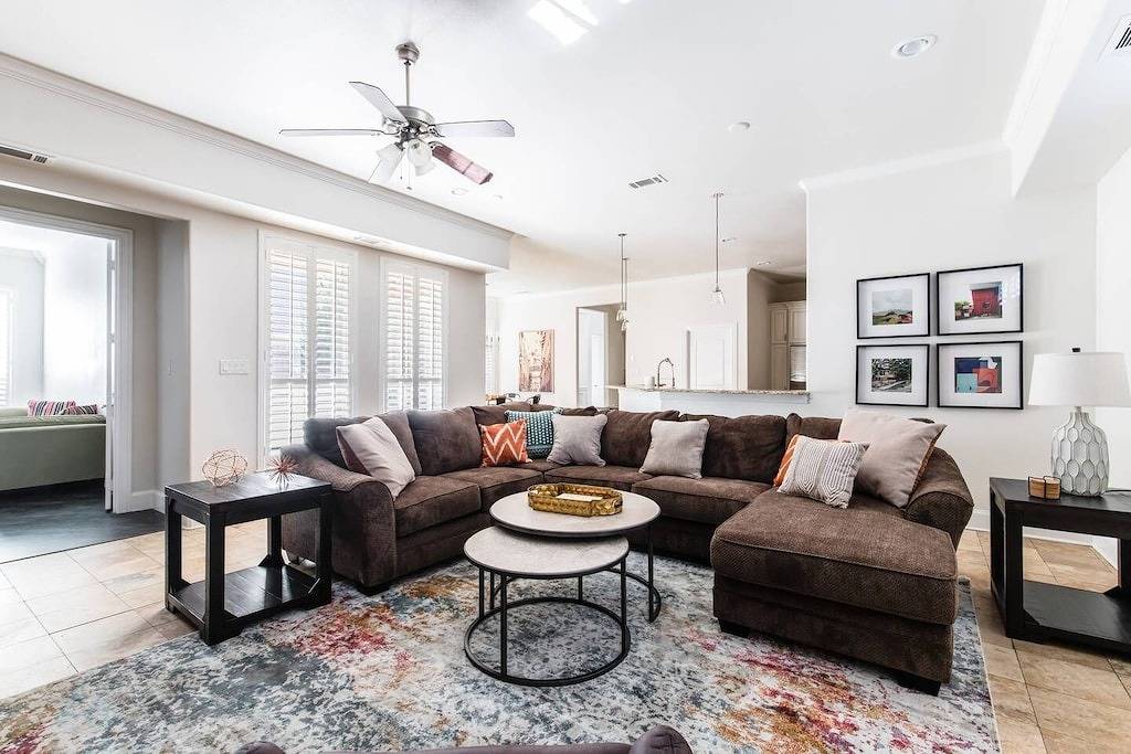 Vacation Home for 14 Guests in Dallas, Dallas County