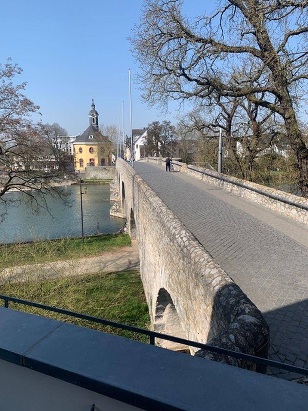Dienstmädchen (Zimmer 51) in Wetzlar, Lahn-Dill-Kreis