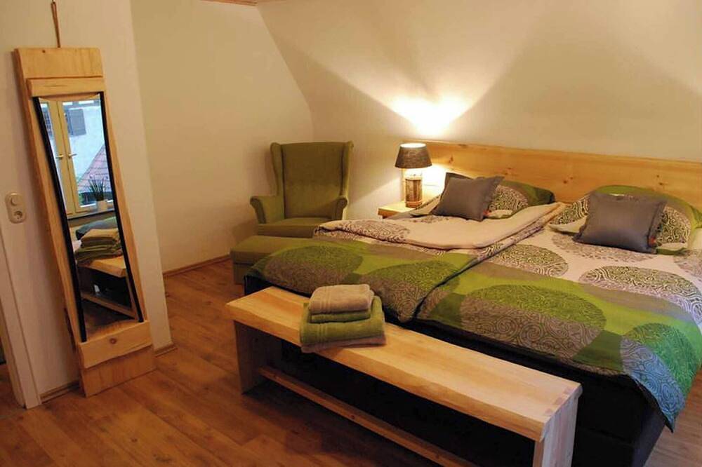 Ganze Wohnung, Großzügig geschnittenes 85qm Feriendomizil, Lounge Liege und Balkon, herrlicher Ausblick in Dinkelsbühl, Romantische Straße