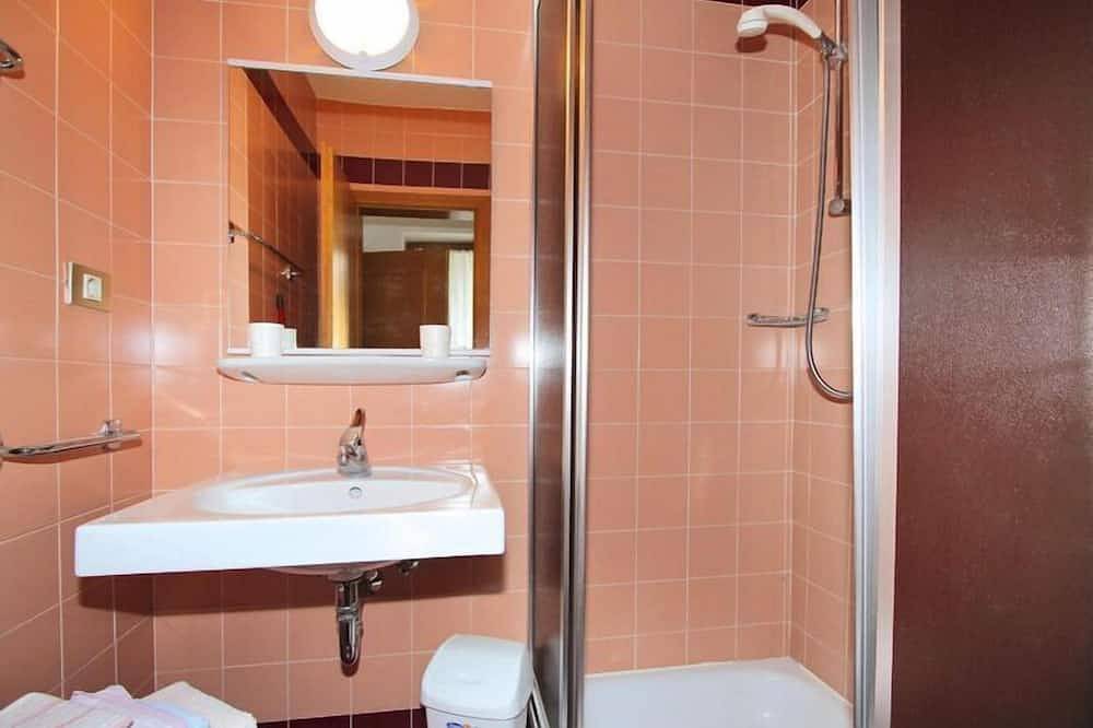 Ganze Wohnung, Wohnung in Latsch mit Pool & Garten in Latsch, Nationalpark Stilfser Joch