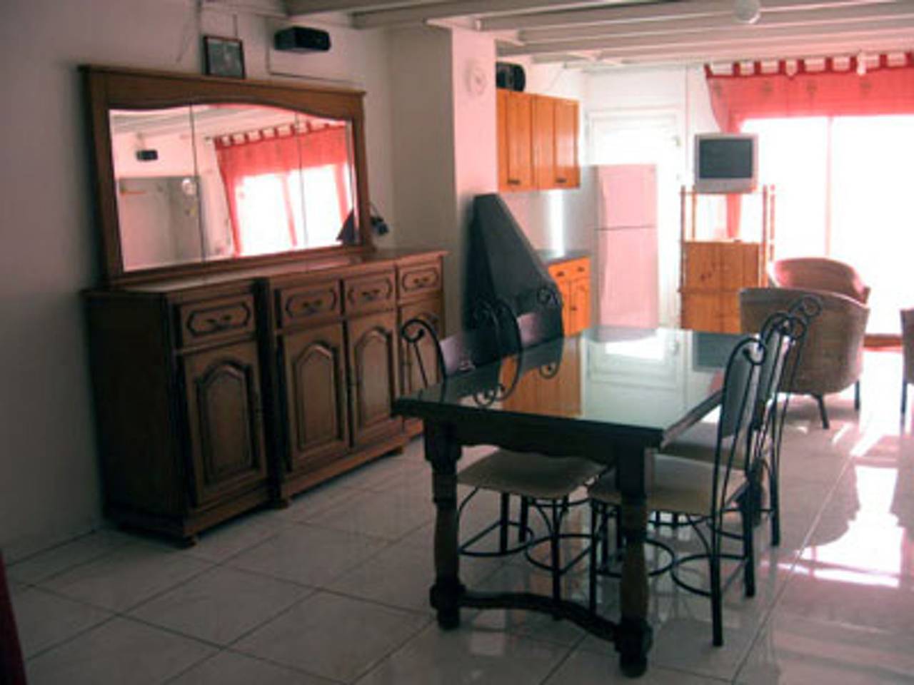 Ganze Wohnung, Elegantes Apartment in Bois De Nèfles, Saint Paul mit Jacuzzi. in Saint-Paul, La Réunion