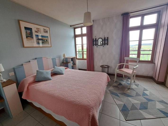Location de vacances pour 4 personnes, avec Terrasse ainsi que Jardin et Vue à Coucy-le-Château-Auffrique - 4