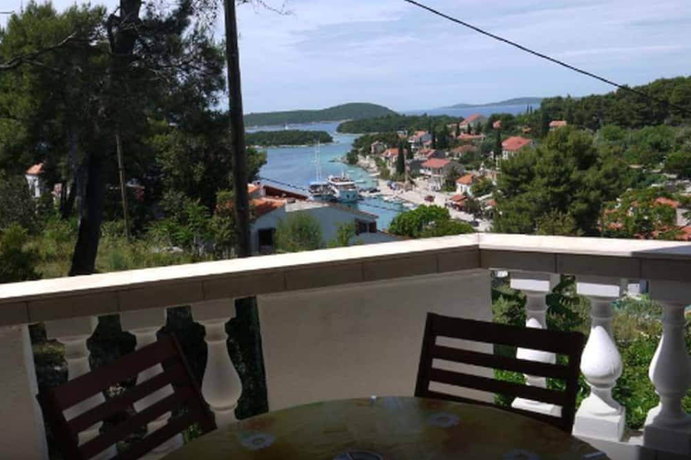 Ganze Wohnung, Ferienwohnungen Vesna - Maslinica in Maslinica, Solta