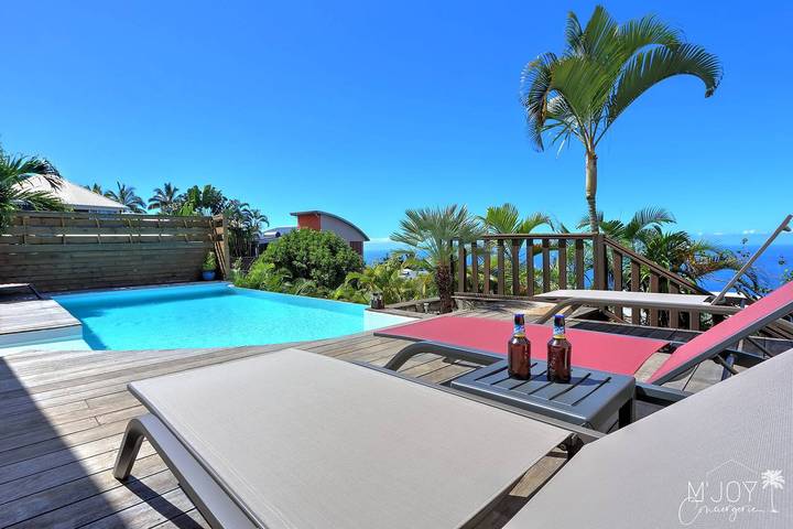 Gîte pour 8 personnes, avec jardin et piscine aux Avirons - 4