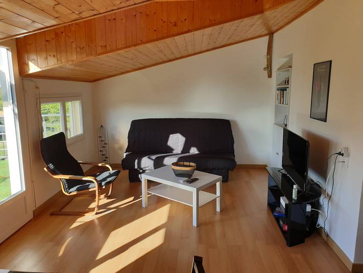 Hel lägenhet, Apartment 'Chateau Maine Chaigneau' with Terrace and Vineyard View in Néac, Libourne region