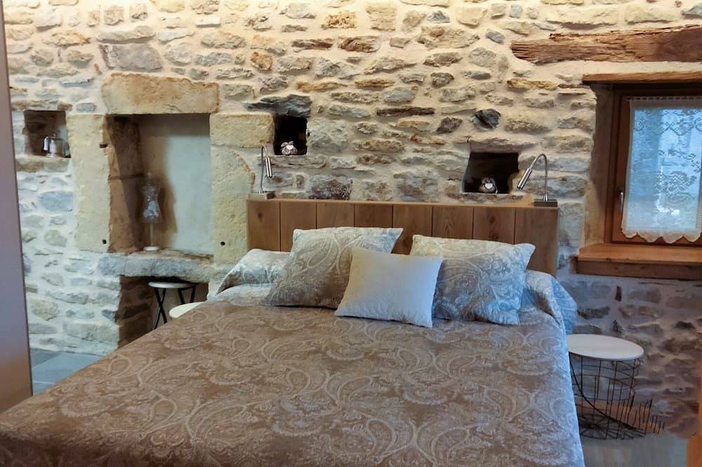Calme et authenticité Bon'Auberg où se ressourcer au sein d'une nature préservée in Castelnau-de-Mandailles, Parc naturel régional de l'Aubrac