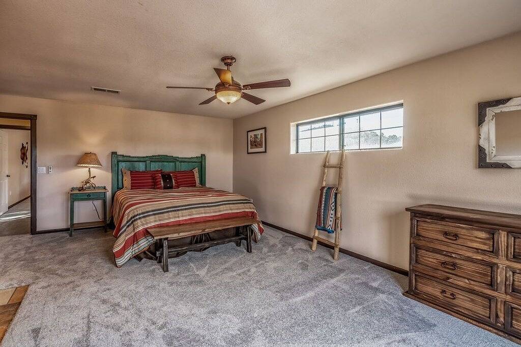 Wild Mustang's open-concept great space w/ Hot Tub & Ping Pong in Alto, Lincoln County (NM)