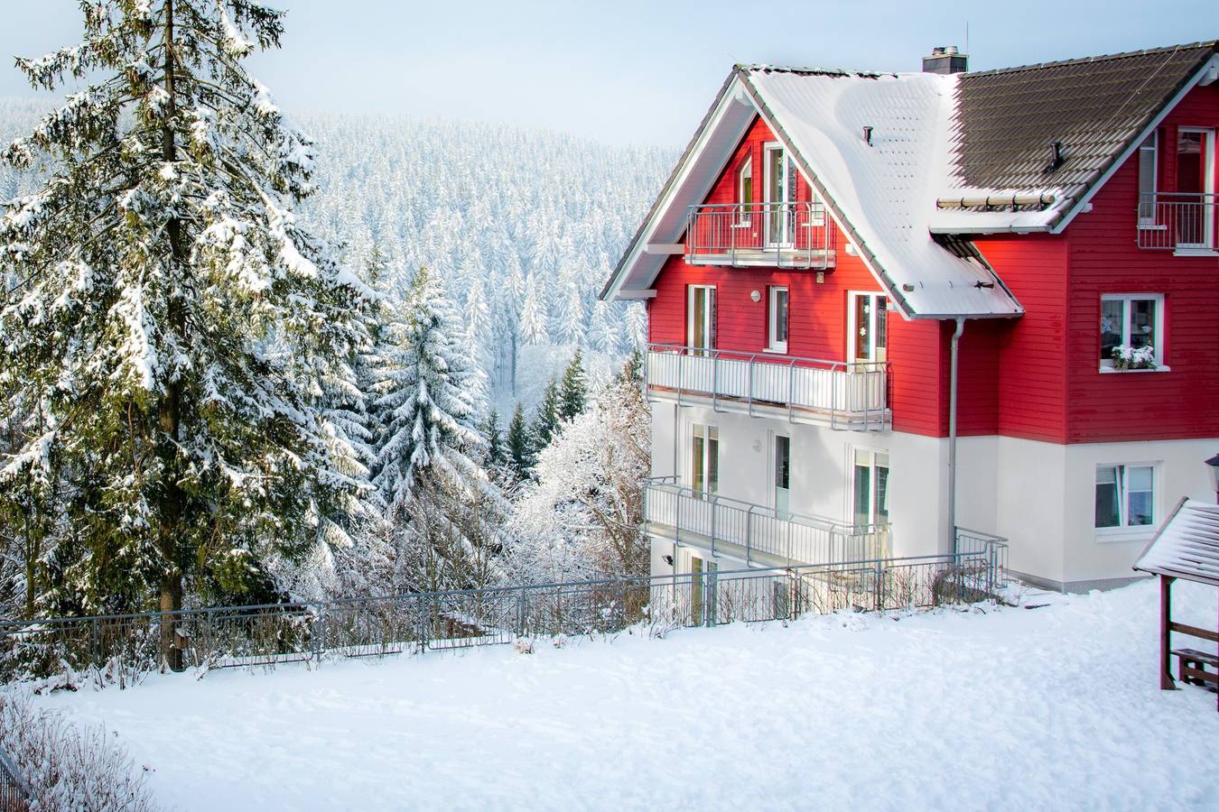 Entire apartment, Apartment 'Tannenblick 2-4' with Mountain View, Balcony and Wi-Fi in Oberhof, Rennsteig