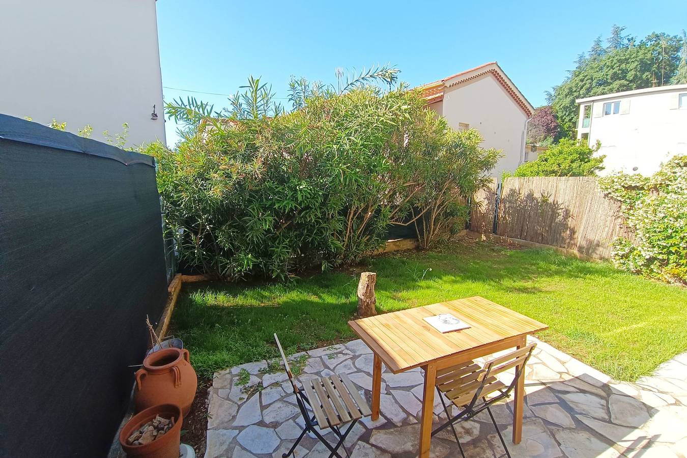 Entire apartment, Refurbished apartment with terrace and garden in Nice (France), Nice region