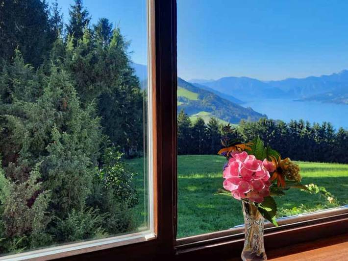 Ferienwohnung für 5 Personen, mit Balkon und Terrasse sowie Garten und Seeblick am Attersee