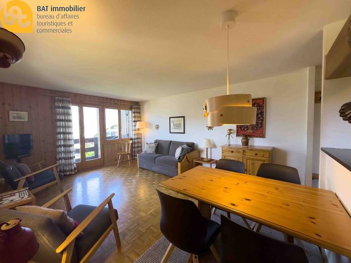 Ganze Wohnung, Scierie B Comba n° 214 (04), Wohnung mit Balkon und Blick auf das Dorf in Chalais (Schweiz), Walliser Alpen