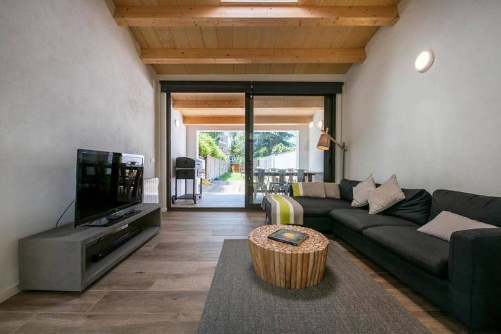 Location de vacances pour 8 personnes, avec jardin et piscine ainsi que vue sur le lac et vue, animaux acceptés à Banyoles - 2