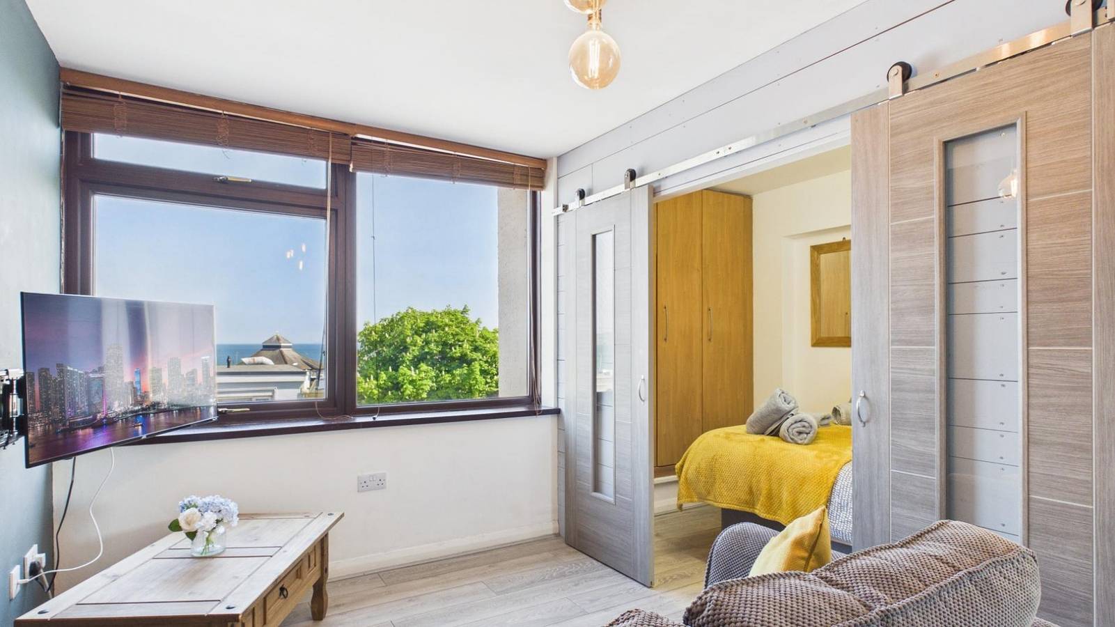 Entire apartment, Driftwood Den - 1 Bedroom Apartment - Saundersfoot in Saundersfoot, Pembrokeshire
