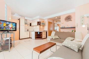 Holiday Apartment for 4 People in Kołobrzeg, Polish Baltic Sea Coast, Photo 2