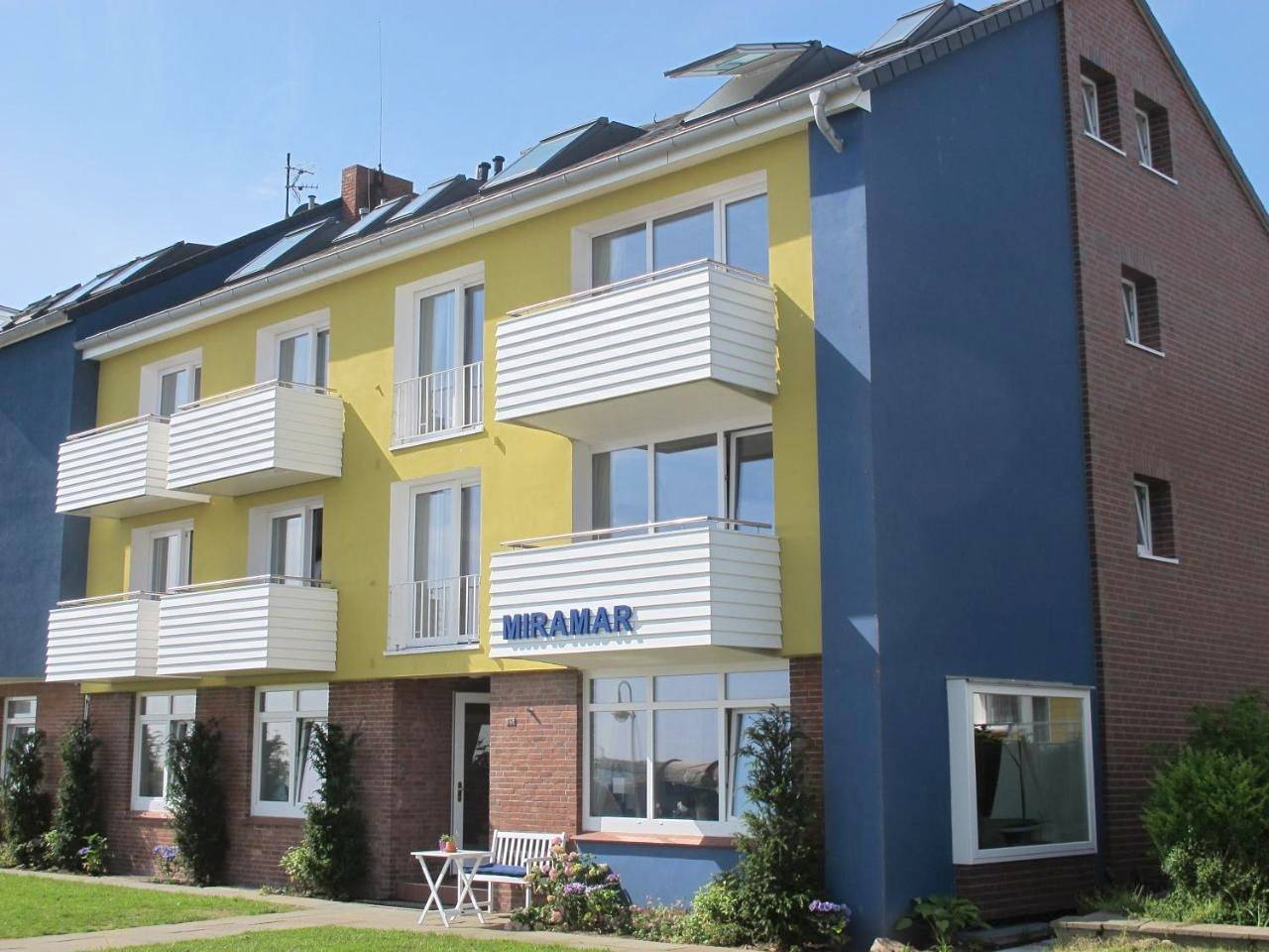 Apartment with Balcony and Sea View( 4 Adults) in Helgoland