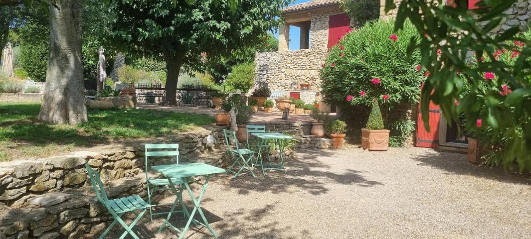 Maison d’hôte pour 2 personnes, avec jardin ainsi que piscine et vue à Pélissanne - 2