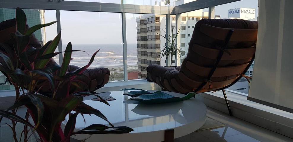 Casas e apartamentos de temporada para 8 pessoas, com balcão e piscina em Arroio do Sal