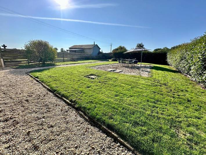 Location de vacances pour 6 personnes, avec vue et jardin à Hercé - 2