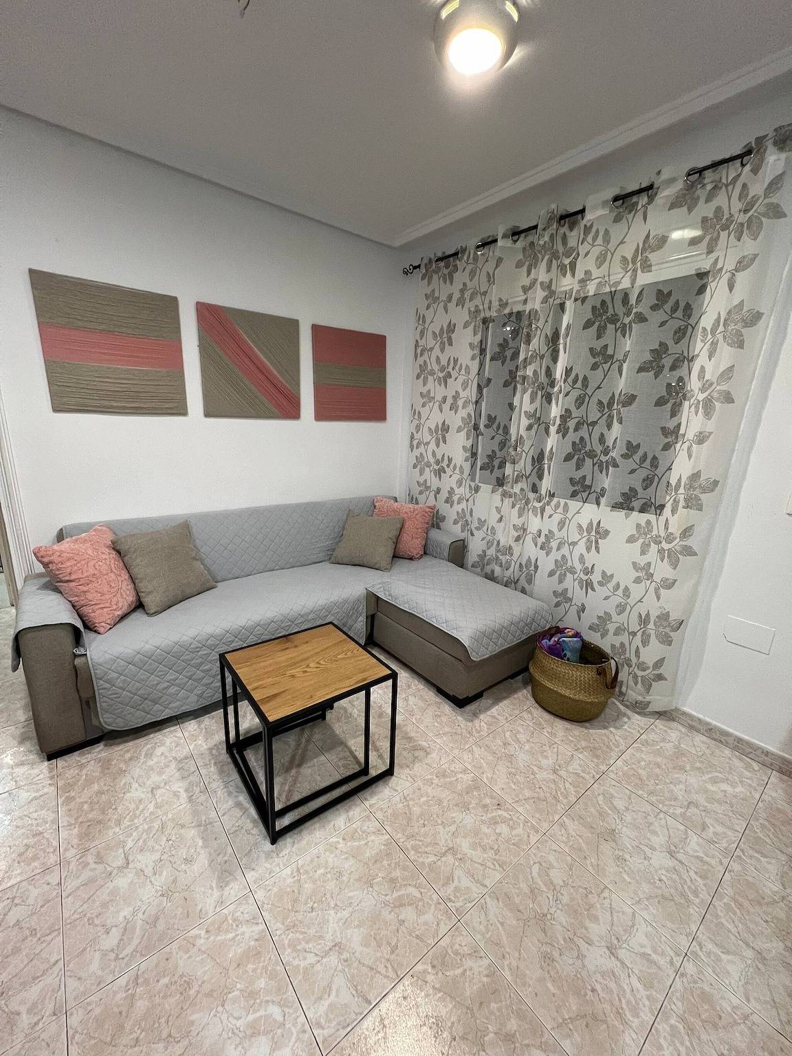 Appartement au rez-de-chaussée avec terrasse et piscine in Torrevieja, Costa Blanca