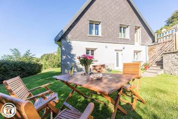 Gîte pour 4 personnes, avec jardin à Laqueuille