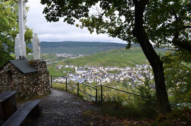 Ferienwohnung für 3 Personen, mit Balkon und Terrasse in Minheim