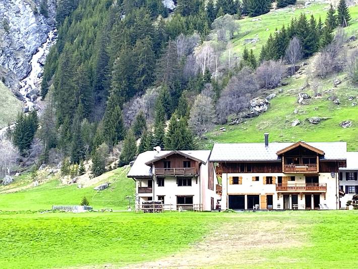 Location de vacances pour 18 personnes, avec terrasse et sauna, animaux acceptés à Champagny-en-Vanoise - 2
