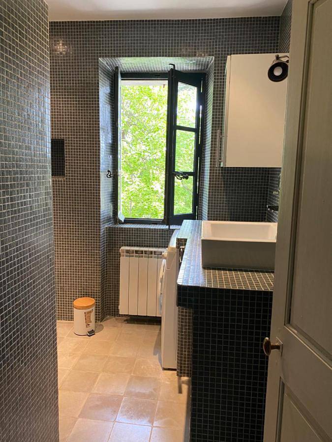 Appartement entier, One-Bedroom Apartment in Lussan, Région de Nîmes