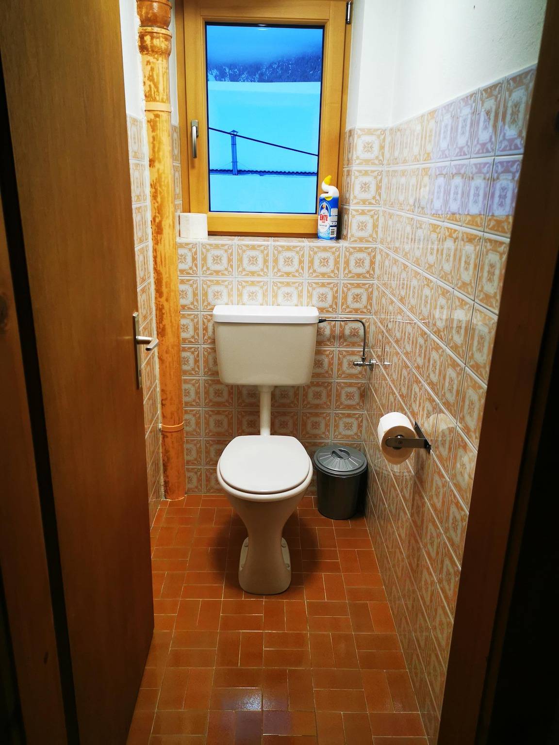 Ganze Ferienwohnung, Appartement/Fewo, Toilette und Bad/Dusche getrennt in Steinberg am Rofan, Kaisergebirge