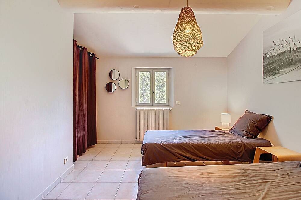 The Calavoun house in Provence in Maubec, Parc naturel régional du Luberon