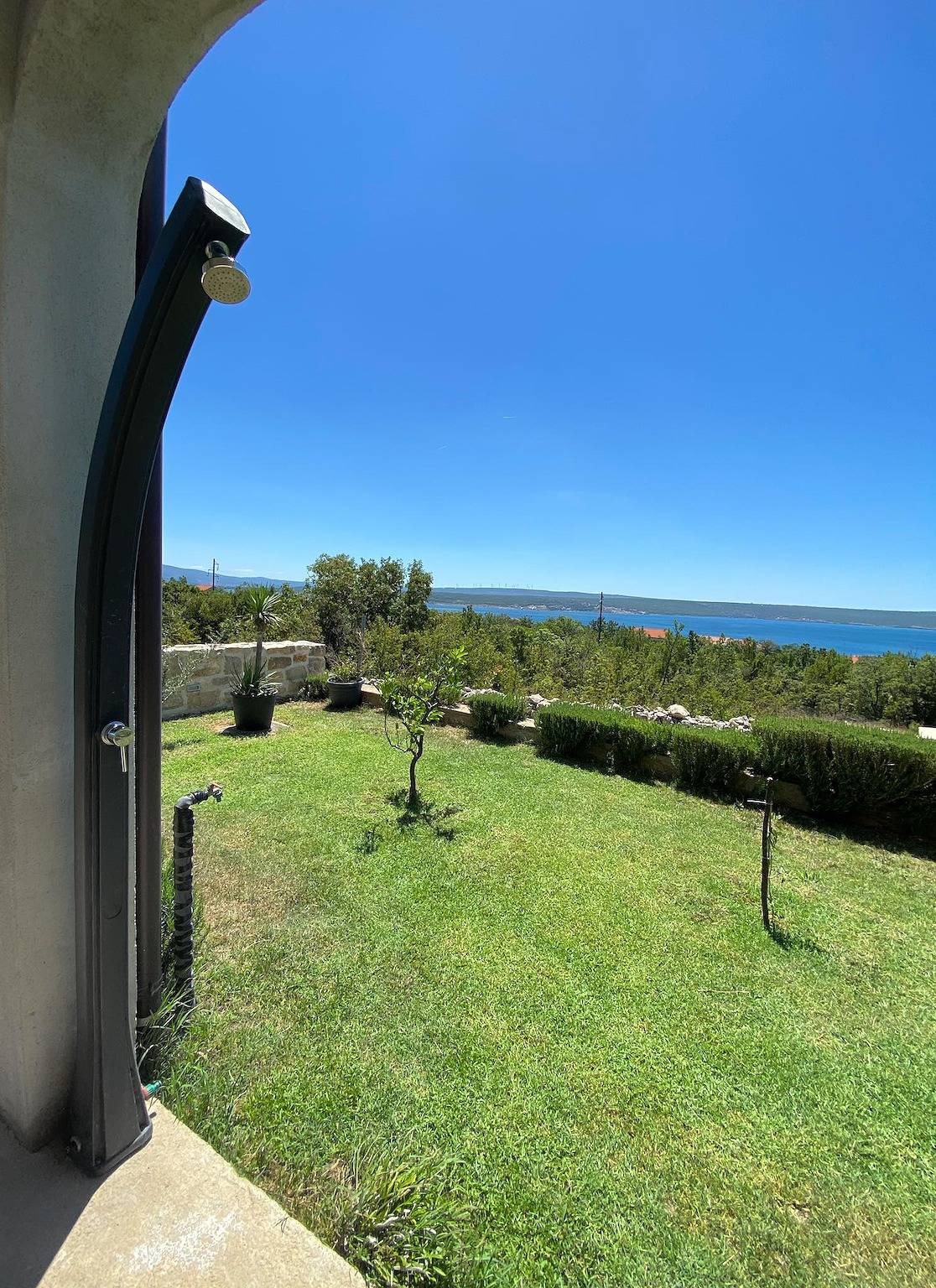 Ganze Wohnung, 2-Zimmer-Ferienwohnung mit Terrasse und Meerblick Maslenica, Novigrad A-12636-a in Maslenica, Zadar