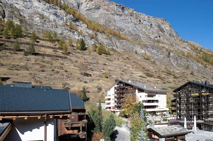 Ferienhaus für 6 Personen, mit Balkon und Whirlpool in Zermatt