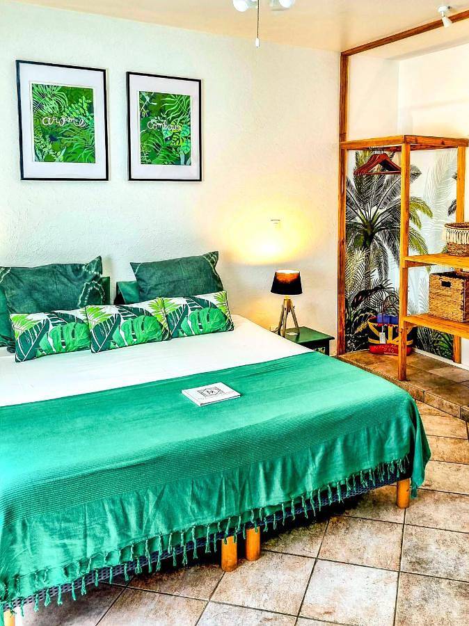 Chambre d’hôte pour 2 personnes, avec jacuzzi ainsi que jardin et piscine à Petite-Île - 4