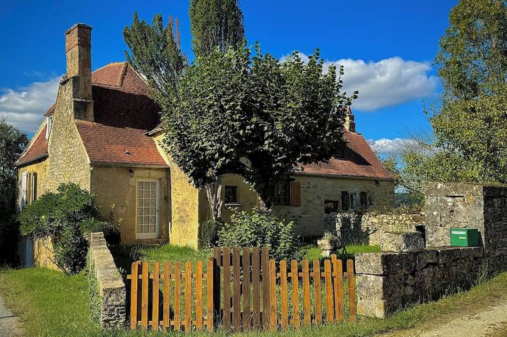 Location de vacances pour 5 personnes, avec jardin et balcon, animaux acceptés à Sainte-Mondane