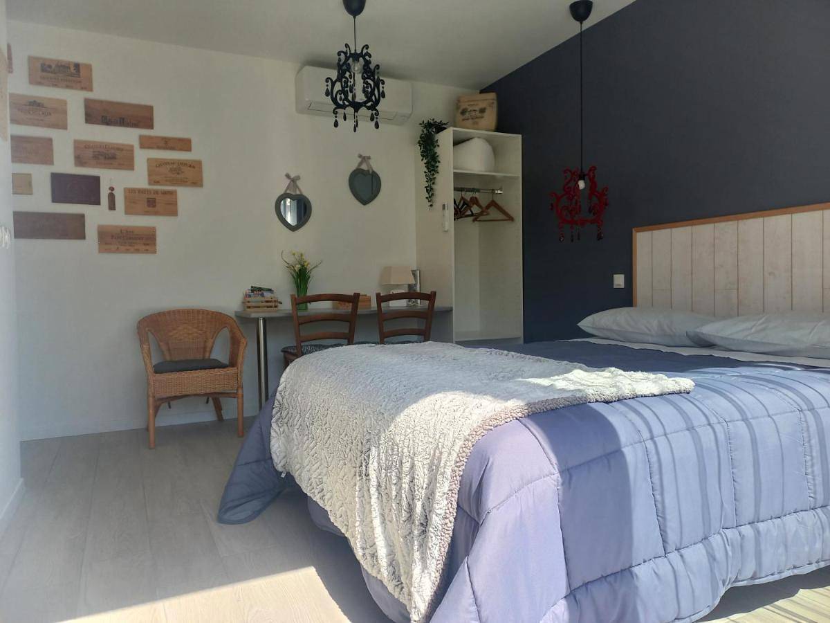 Double Room with Terrace in Pessac, Région de Bordeaux