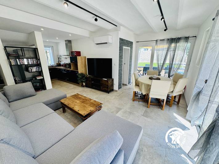 Gîte pour 6 personnes, avec Terrasse ainsi que Jardin et Piscine