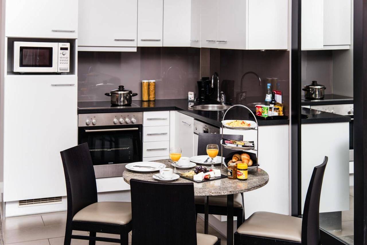 Apartmenthotel for 10 people with sauna in Mitte Berlin, Berlin