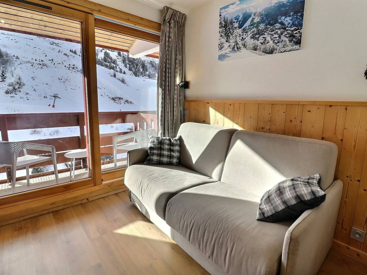 Studio entier, Studio Charmant sur Pistes, Animaux Bienvenus, Proche Commerces in Méribel-Mottaret, Les Allues