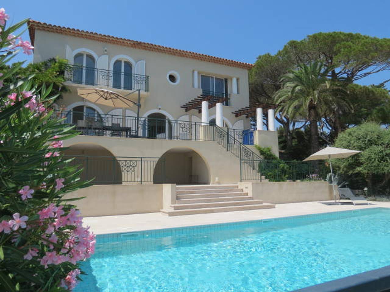 Villa 5 pièces et appart. 2 pièces clim., piscine privée, pour 10-12 pers., vue mer in Sainte-Maxime, Côte méditerranéenne (France)