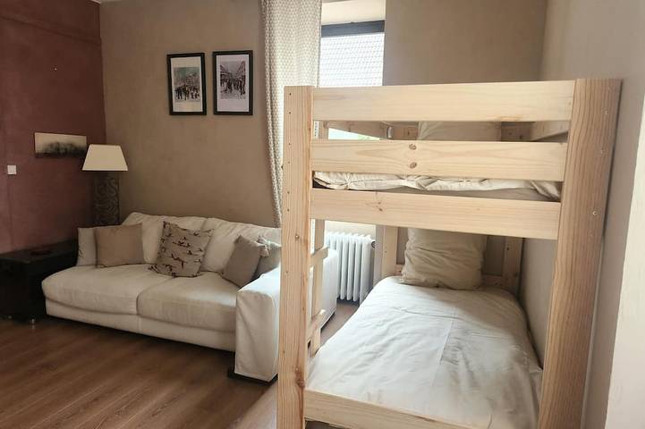 T'M3L, family home near the castle with large garden and Spa option in Meillant, Saint-Amand-Montrond