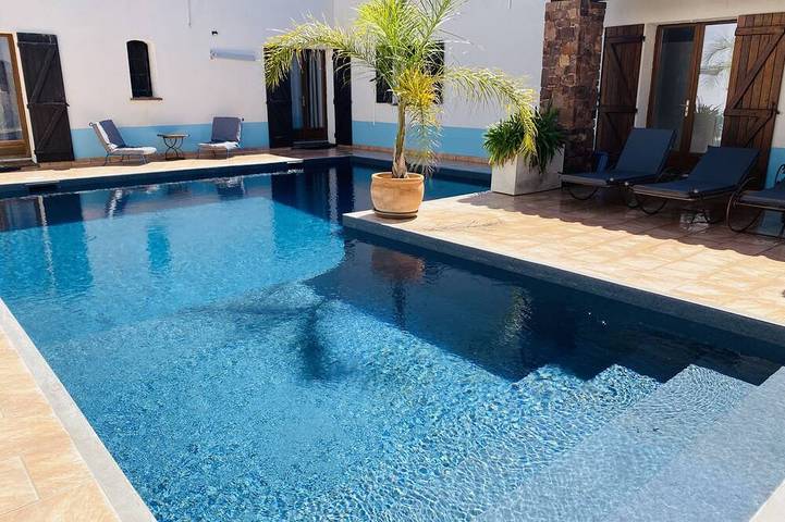 Appartement de vacances pour 2 personnes, avec piscine et terrasse ainsi que jacuzzi et jardin à La Crau