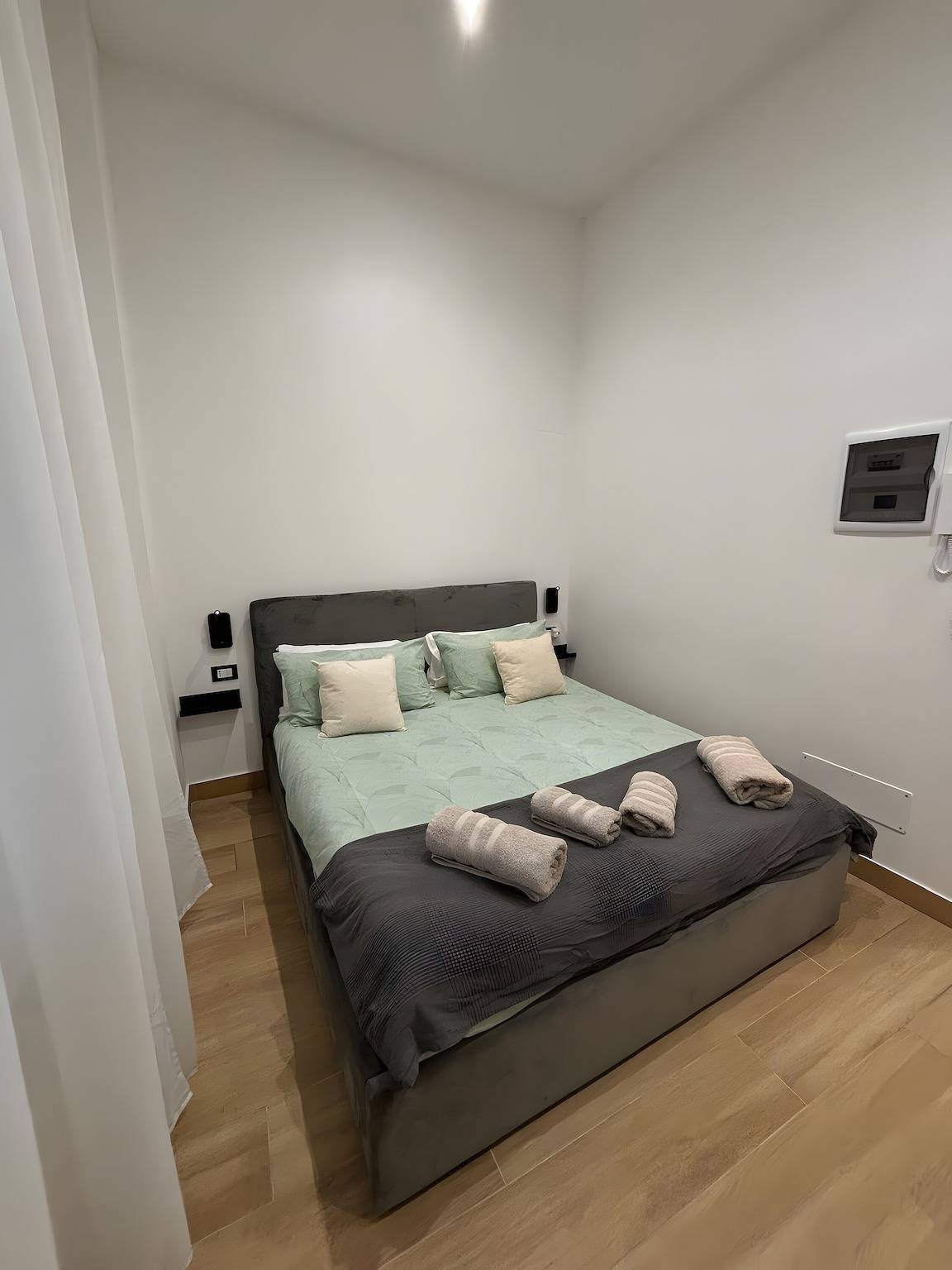 Camera 'Plana' con Wi-Fi e aria condizionata in Milano, Provincia di Milano