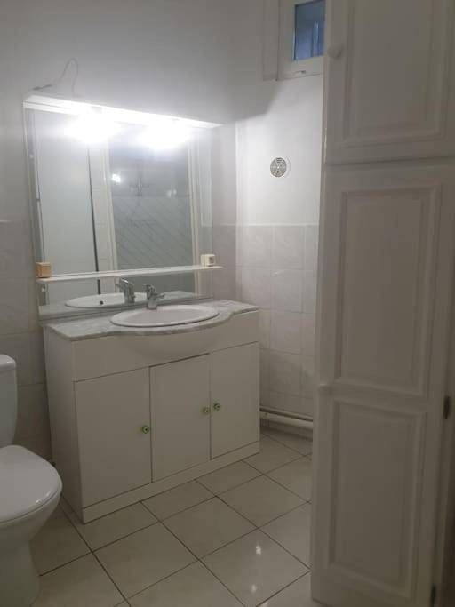 Appartement entier, One-Bedroom Apartment in Loupian, Côte méditerranéenne (France)